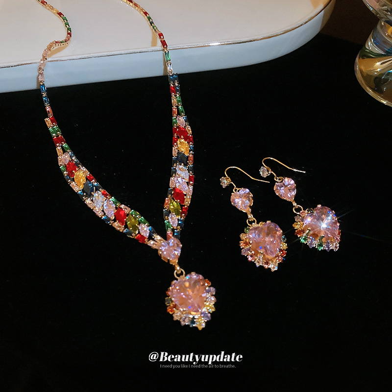 Juego de pendientes de collar con colgante de amor de circón Exquisito temperamento de moda súper brillante cadena de clavícula de lujo ligero collar de alta gama