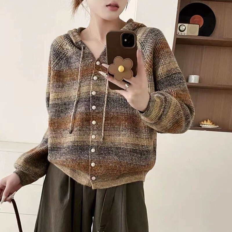 2026 Autumn New Collection: Japanese-style retro color-block gradient hooded single-breasted sweater, loose and casual knit hoodie for women