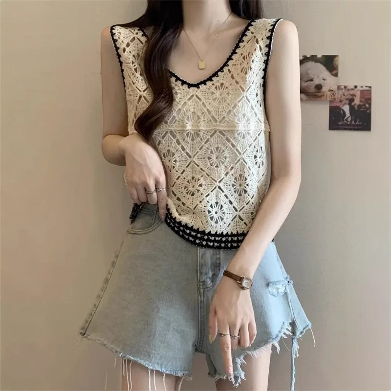 Rhombic Hollow Crochet Sleeveless Top Women's Summer New Contrast Color V-neck Short Blouse Outer Wear Stacked Vest for Women Rhombic Hollow Crochet Sleeveless Top Women's Summer New Contrast Color V-neck Short Blouse Outer Wear Stacked Vest for Women