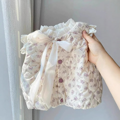 女の子の冬の服の馬甲の赤ちゃんの洋気の子供の個性の湿っている花の甘い蝶結びの厚い韓国版の肩の上着