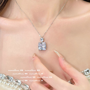 ����ˮӰ���ǌ�ʯ�� �Ǻ��� �18K����İ˼������ʯ�i�