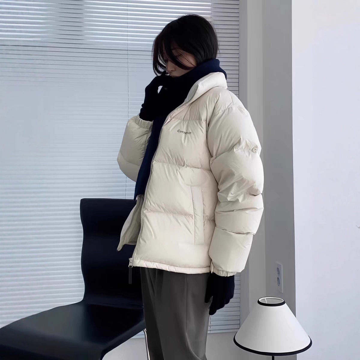 2025年新款羽绒服女短款立领加厚白鸭绒男女同款情侣潮牌面包服冬