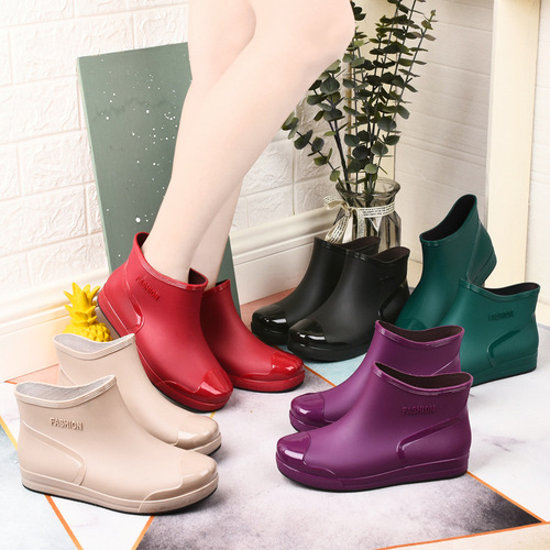 Cross-border new waterproof shoes for female students, rain boots, low-top short boots, fashionable plastic shoes, non-slip and warm, fleece-lined cotton slip-on shoes