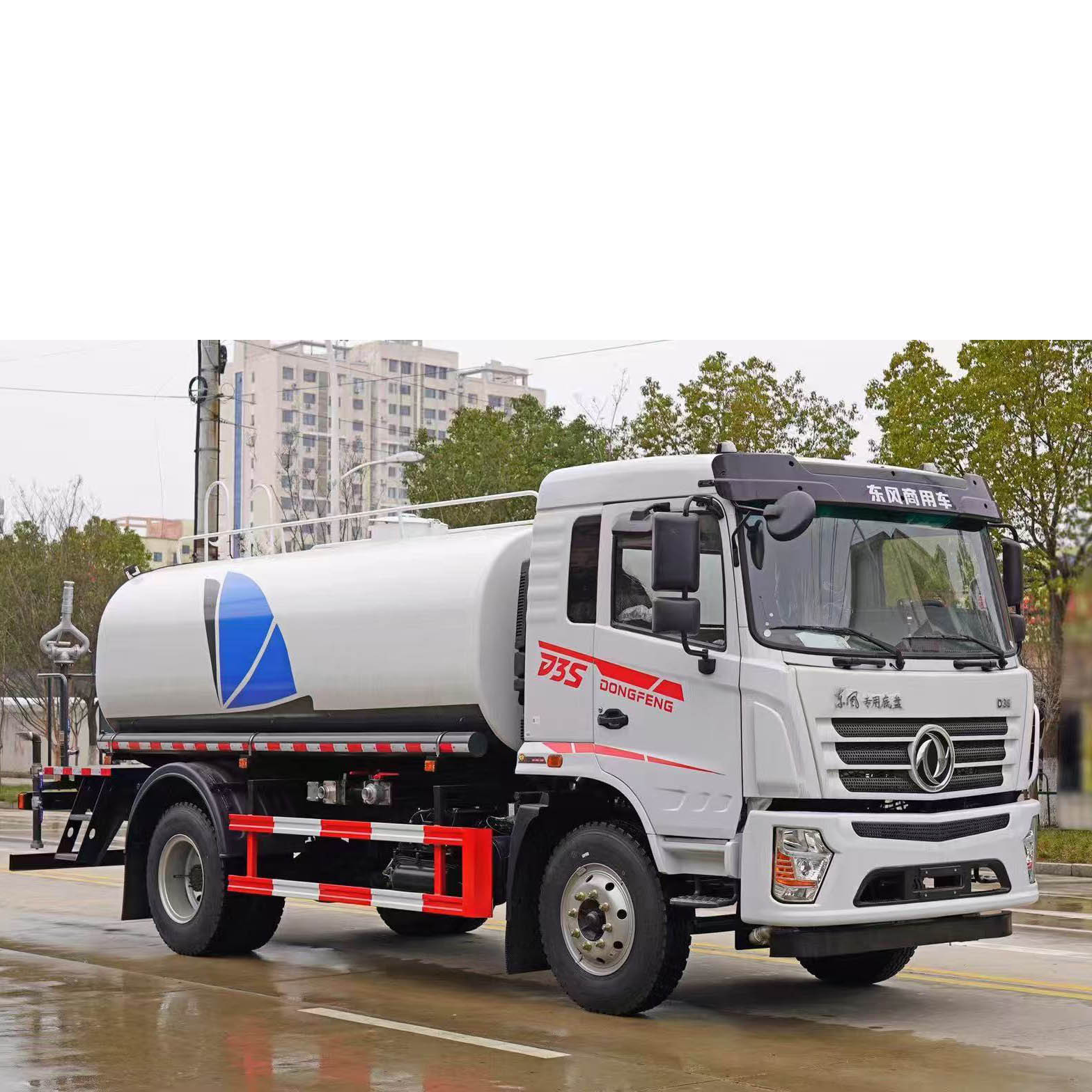 Dongfeng 3 Tons to 15 Tons Sprinkler Truck Price Road Washing Construction Site Sanitation Sprinkler Truck for Sale