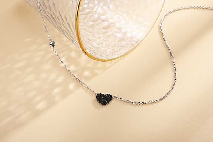 Einfache Neue Diamant Herzförmige Anhänger Edelstahl Schmuck Verstellbare Liebe Halskette display picture 3