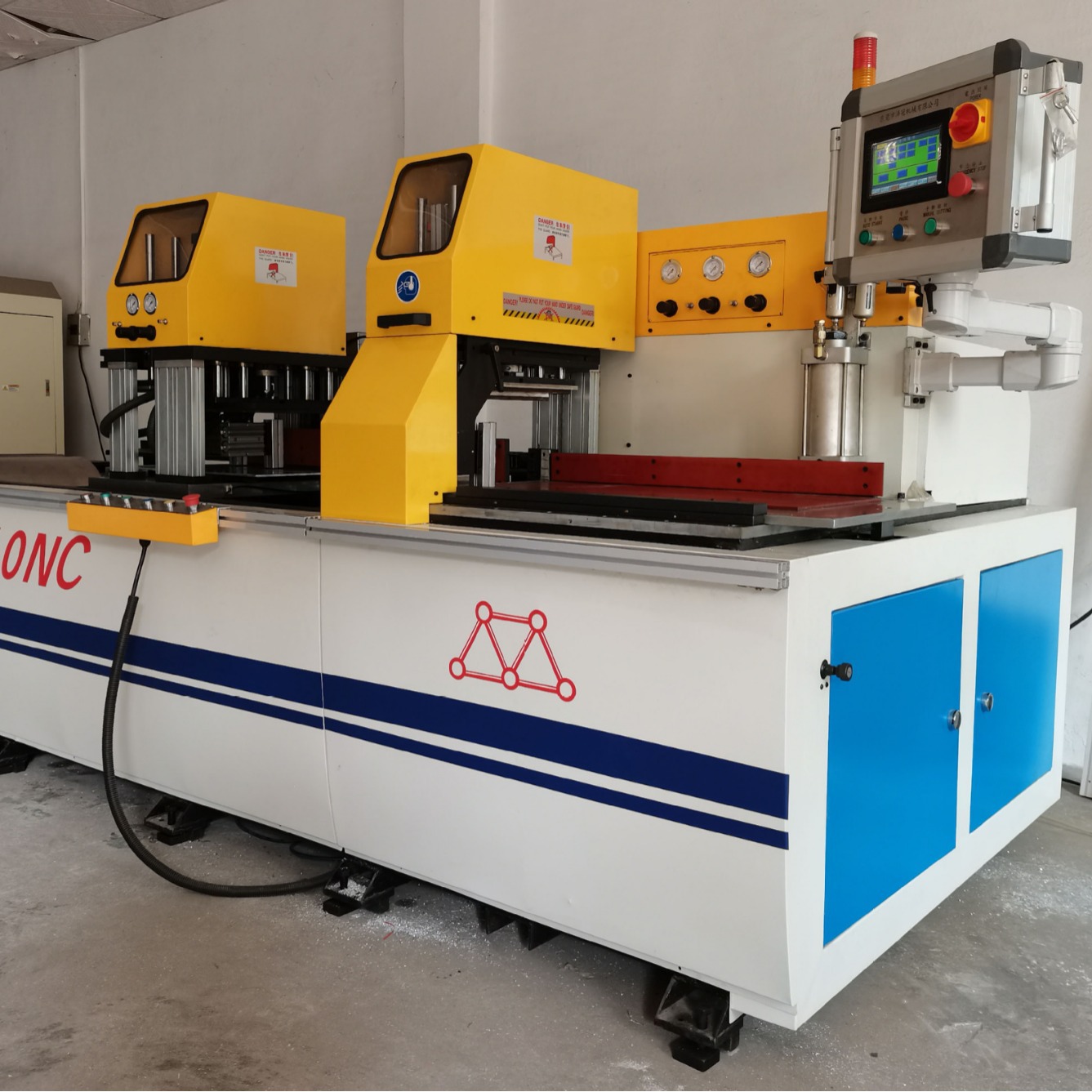 自动切断机,散热片切割机,重型数控锯床