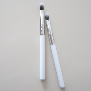 Manufacturer Wholesale Single Makeup Brush for Beginners, Portable Lip Beauty Tool, White Short-Handled Lip Brush