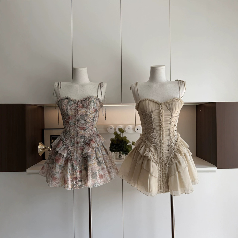 Si Mai Your Lazy London Memories Lively Girl Heavy Embellished Fishbone Corset Ruffle Dress 2026 Summer Si Mai Your Lazy London Memories Lively Girl Heavy Embellished Fishbone Corset Ruffle Dress 2026 Summer