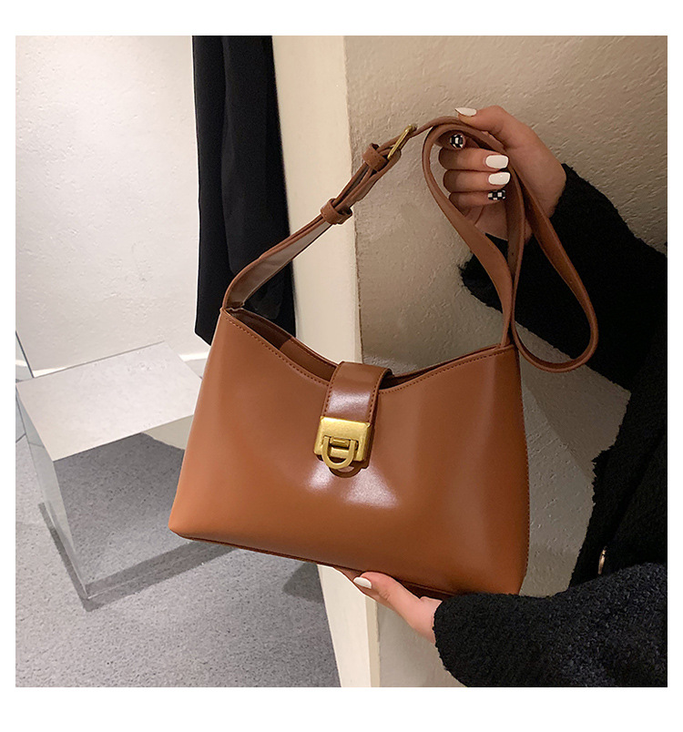 2021 New Bucket Female Bag Korean Solid Color Large-capacity Commuter Diagonal Bag display picture 144