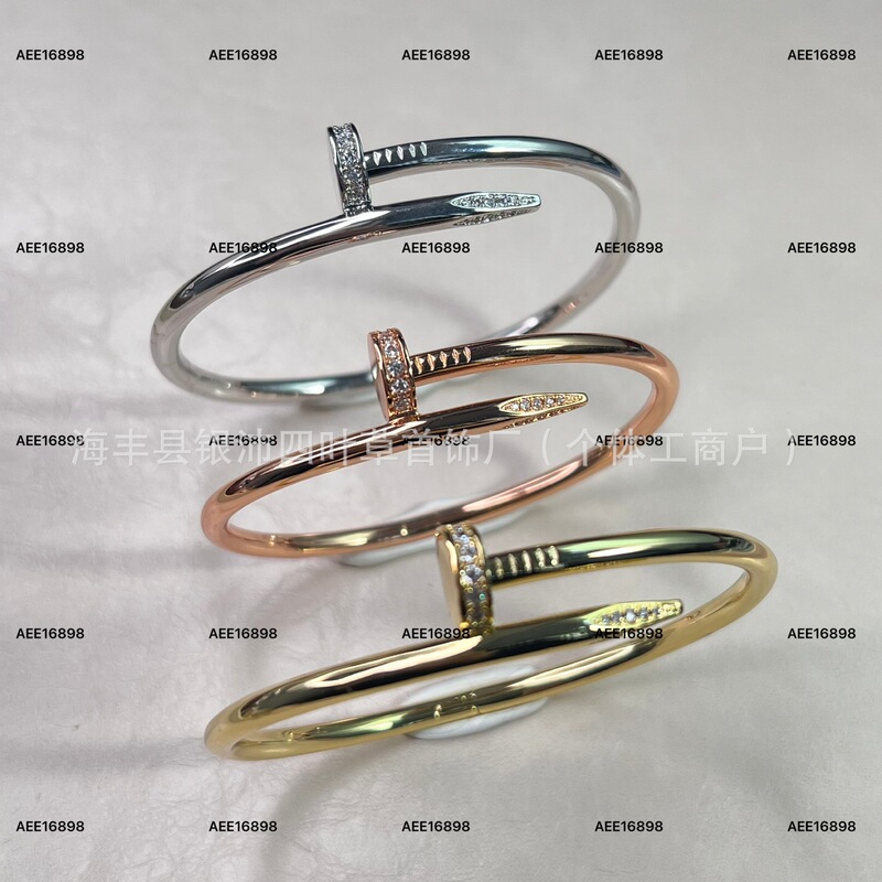 Top Version V Gold Cnc Precision-Engraved Press-Clasp Bracelet with Diamond Studs for Men and Women, Couple Style Jewelry, Live Supply Top Version V Gold Cnc Precision-Engraved Press-Clasp Bracelet with Diamond Studs for Men and Women, Couple Style Jewelry, Live Supply