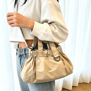�r���¿�Ů��С�����|�Іμ����ĸ���R����ɫͨ��б����������