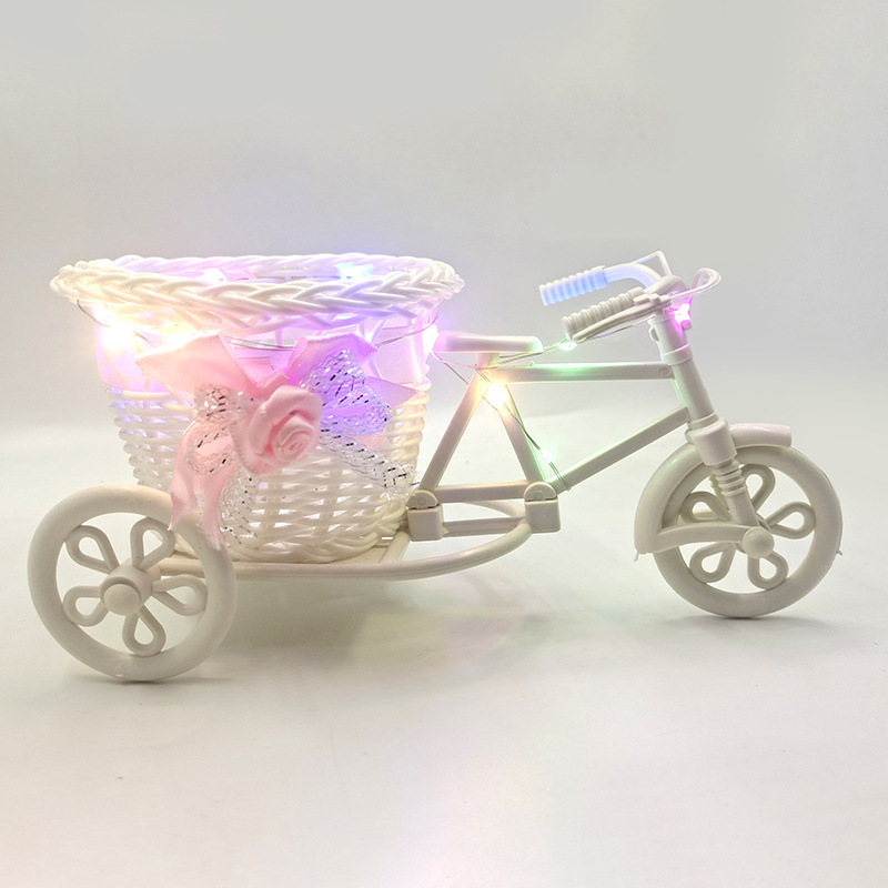 おもちゃの置物三輪車のレトロな鉄の芸の模型の置物のアイデアの車のシミュレーションのおもちゃの装飾品の工芸品|undefined