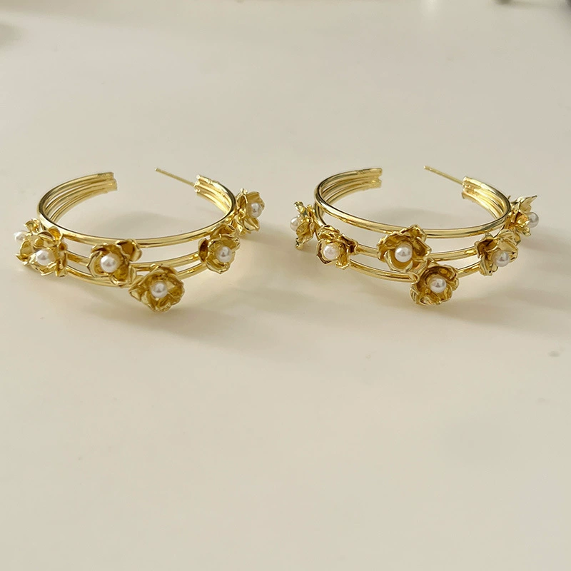 Серебряная игла, стильные металлические серьги из перла, цветы, простой и элегантный дизайн, тренд сезона