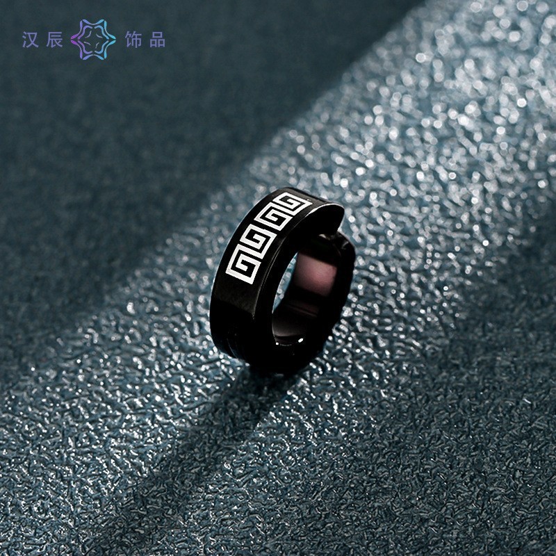 X560-A (Great Wall Pattern Ear Clip Black)