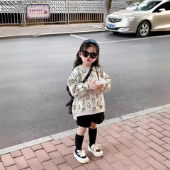 Korean children's clothing 2024 unisex spring and autumn embroidered 3D bear hooded turtleneck children's hem split cartoon sweatshirt