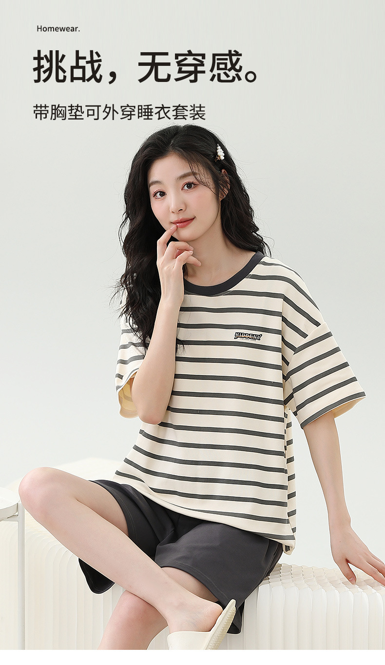 女B1526_01.jpg