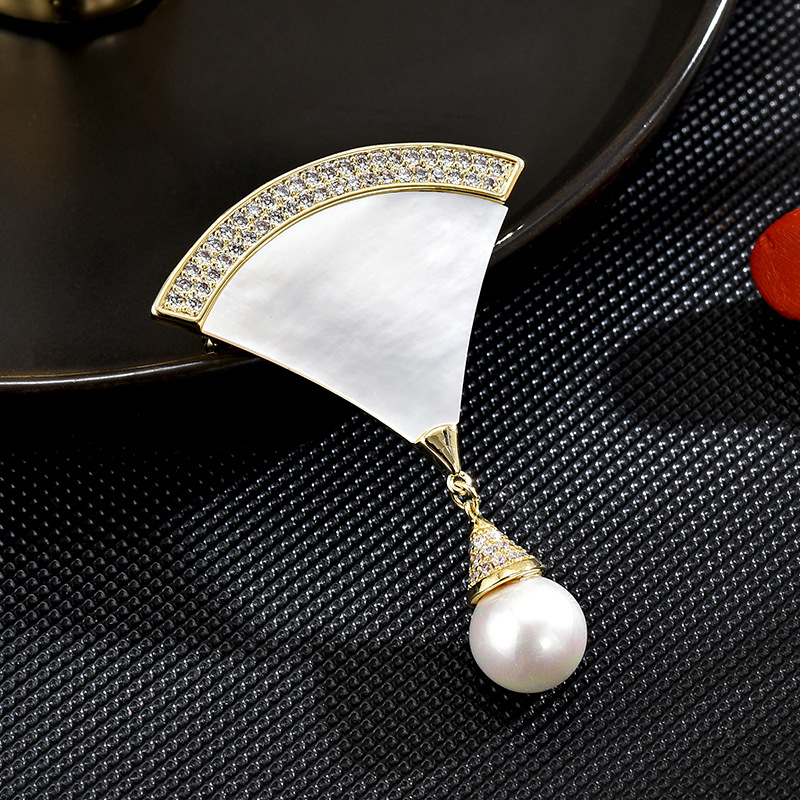 Brand design elegant classic geometric brooch