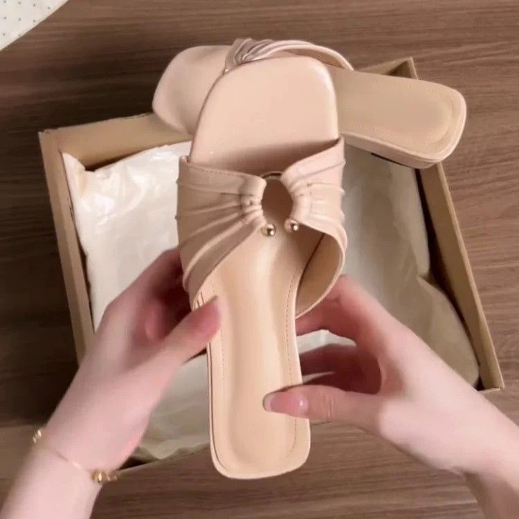 2026 verano nuevo estilo dulce estilo de moda versátil hombre pequeño poco profundo talón cuadrado de los dedos de la cabeza con zapatillas de mujer image 3