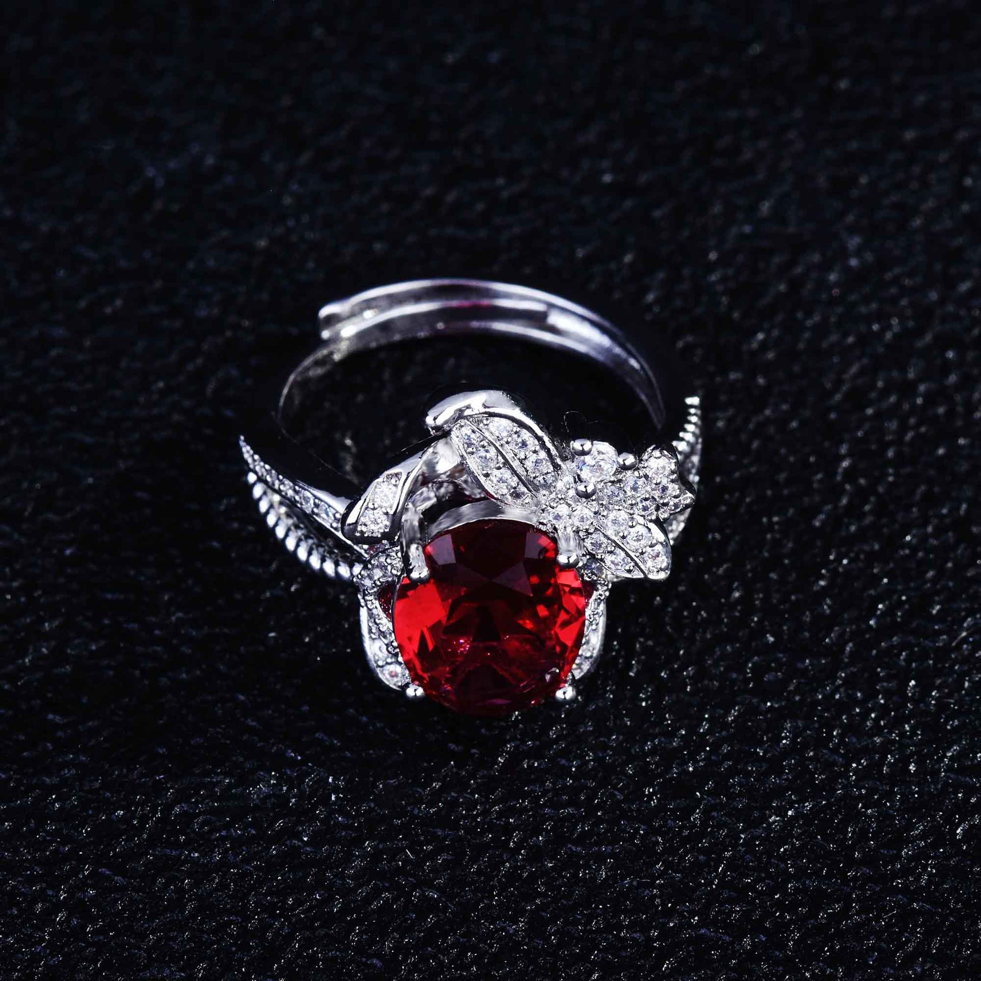 classic temperament red ring European and American microinlaid zircon fashion ringpicture5
