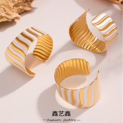 鑫艺鑫ins欧美新品个性夸张不锈钢开口手镯不规则波浪纹舒适手镯