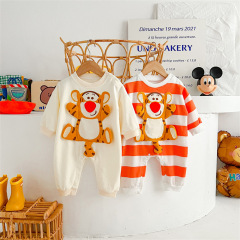 Cute tiger striped onesie for babies in autumn, suitable for 0-2 year old boys and girls, fashionable track pants.