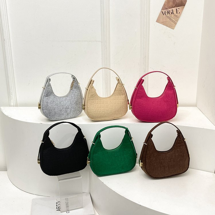 198g Weight Nylon Lining Material Sewing Thread Fashion Element Zipper Closure Type Single Shoulder Strap Strap Type Handbag Bags Type Holiday, Daily Occasion Polyester Material Solid Color Pattern All Seasons Season Women's Gender Classic Style, Streetwear Style Square Shape Medium Size Women's Medium Polyester Solid Color Classic Style Streetwear Sewing Thread Square Zipper Handbag 无