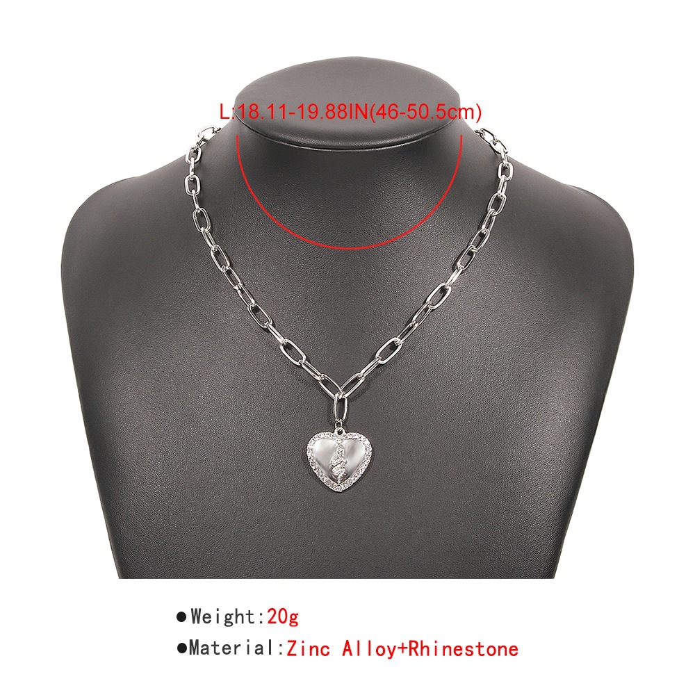 Simple Style Geometric Heart Pendant Rhinestone Alloy Necklace display picture 2