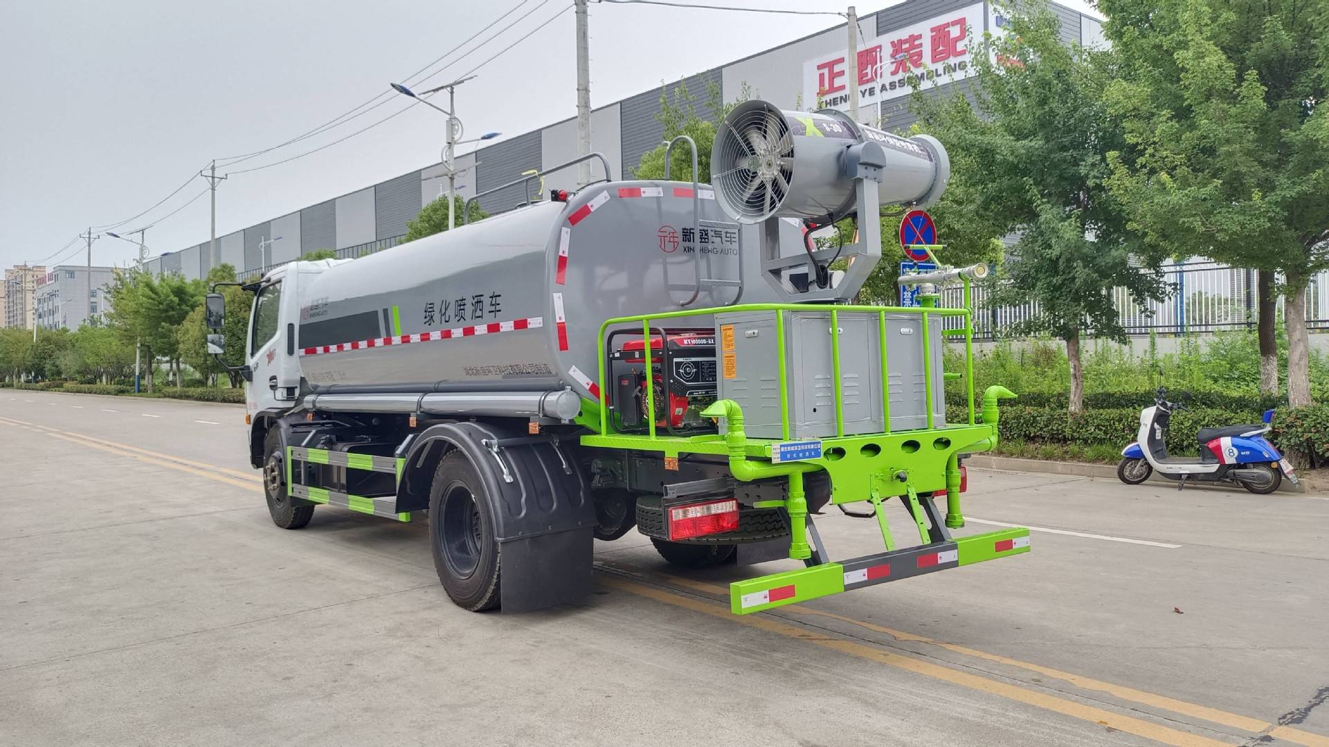 Professional Customized Sprinkler Truck 10 Cubic Meter Sprinkler Truck Can Be Equipped with a Large Platform and a Fog Cannon Can Be Installed with an Electronic Water Bubble
