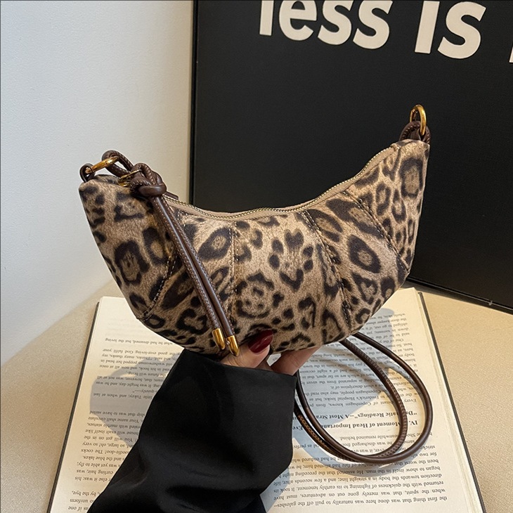 Bolsa de brazo retro con patrón de leopardo, bolsa de cuerno de toro para mujeres, otoño y invierno 2025, nuevo estilo coreano de moda bolso de hombro de nicho, diseño de bolso