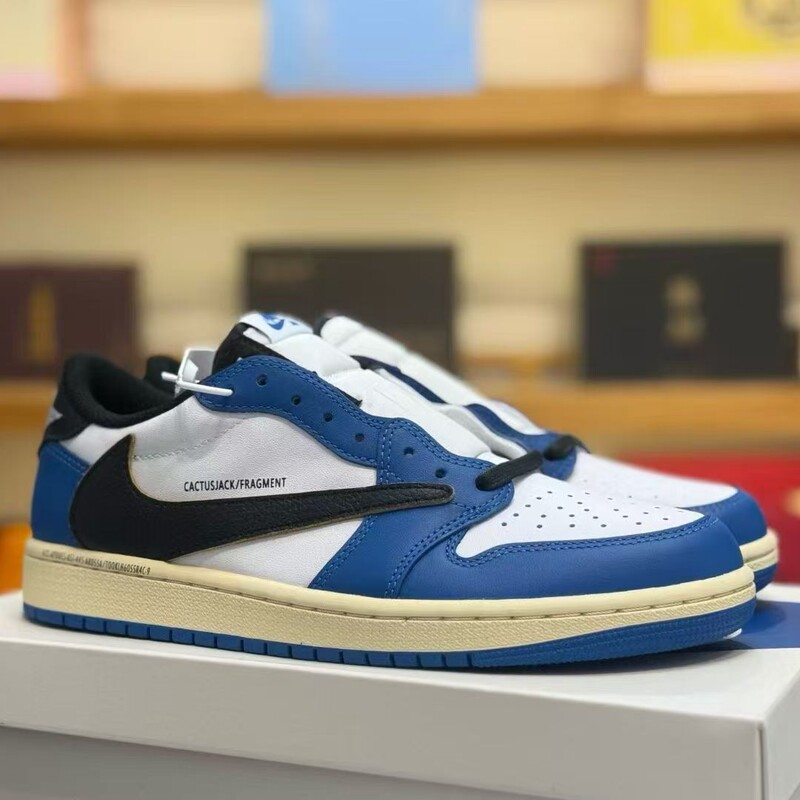 Putian Shoes Travis Scott x AJ1 Collaboration Reverse Swoosh Low-Top Casual Sneakers Dark Brown CQ4277