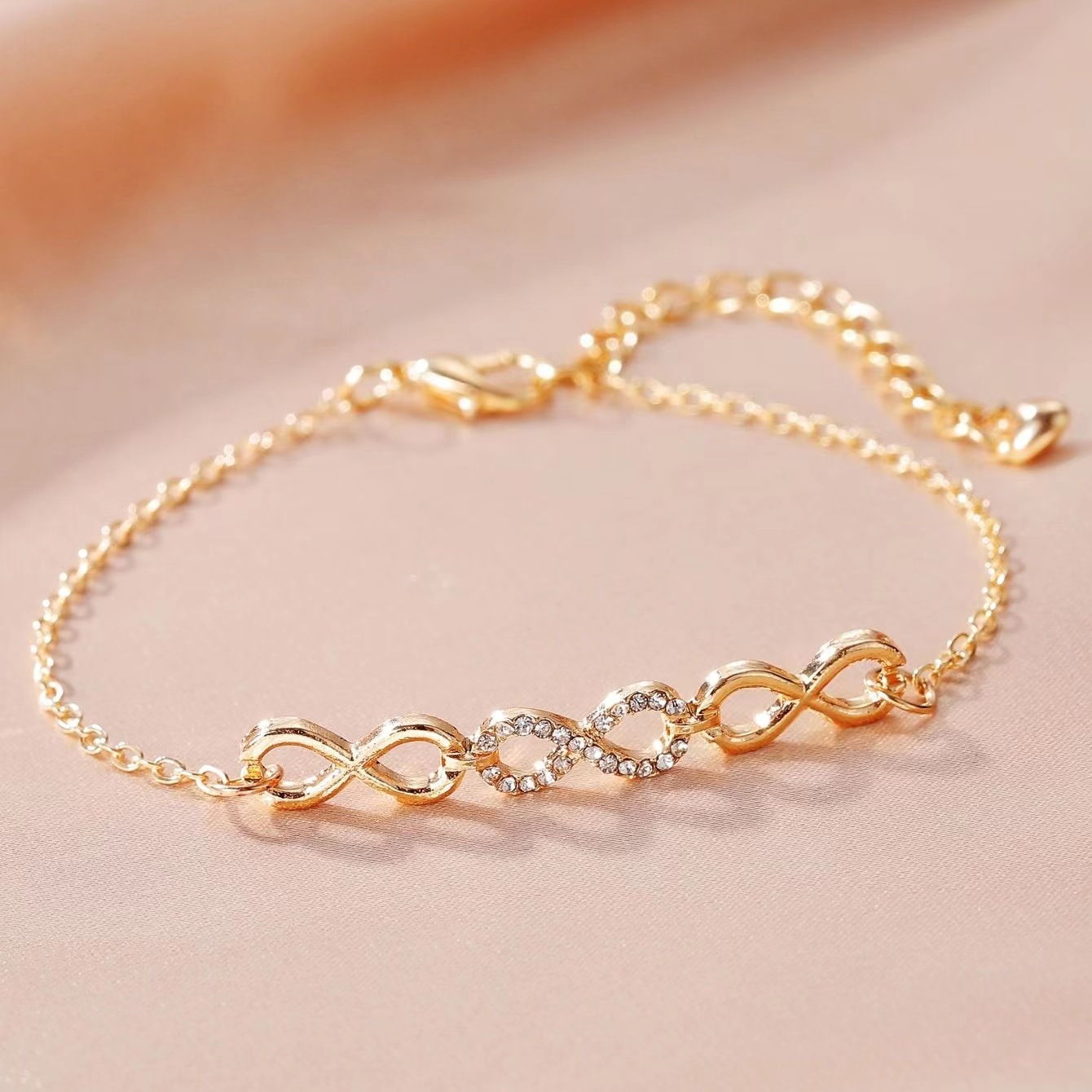Daily Occasion Alloy Material Simple Style Infinity Alloy Plating Inlay Artificial Diamond Women's Bracelets