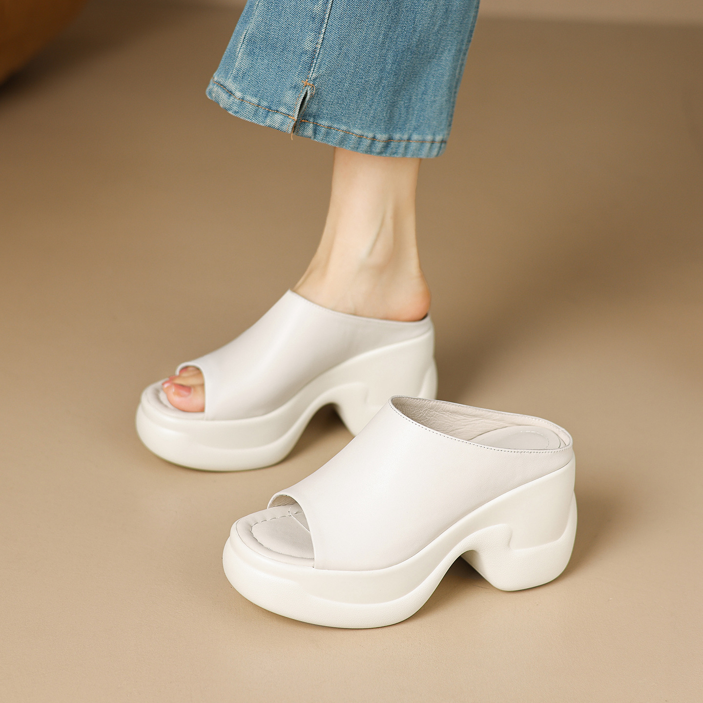 Sandal cao gót nữ đế dày 8,5 cm quai ngang da bò — đen