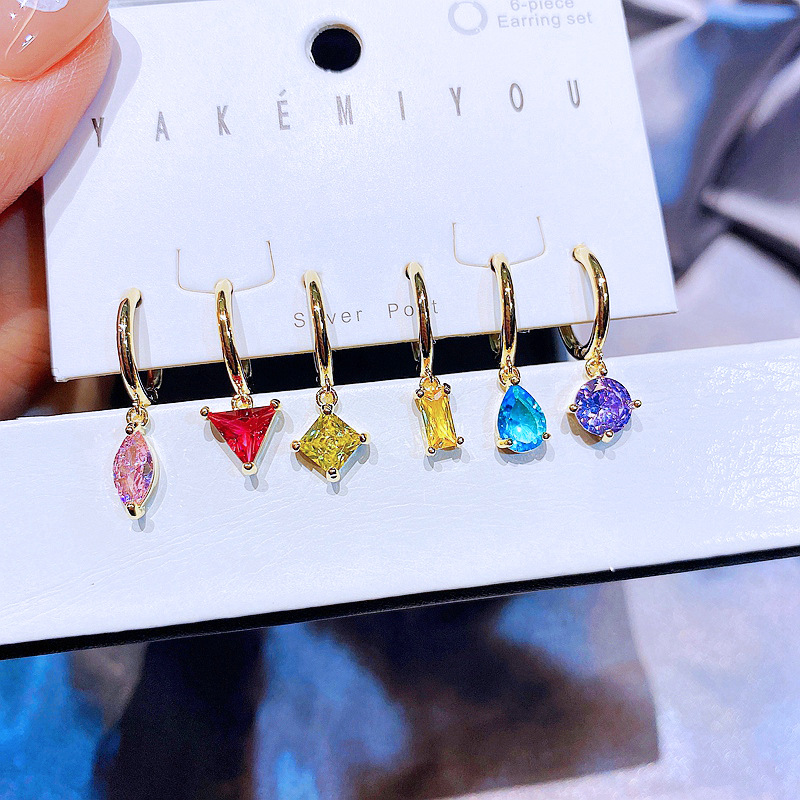 Yakemiyou Fashion Color Zircon Copper Geometric Earrings Set display picture 1