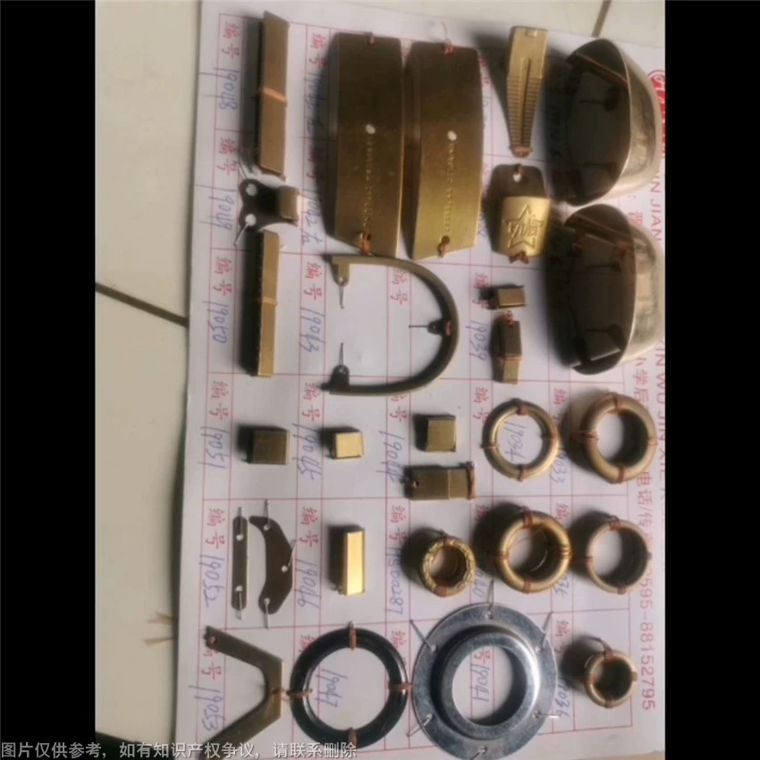 Женская изготовленная на заказ заостренная обувь с штамповкой фурнитура декоративная головка железа дизайн медной декоративной полосы x13959