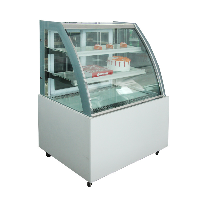 Los fabricantes suministran vitrinas para pasteles con refrigeración por aire y funciones antiheladas para pastelerías, con buenos efectos de exhibición.