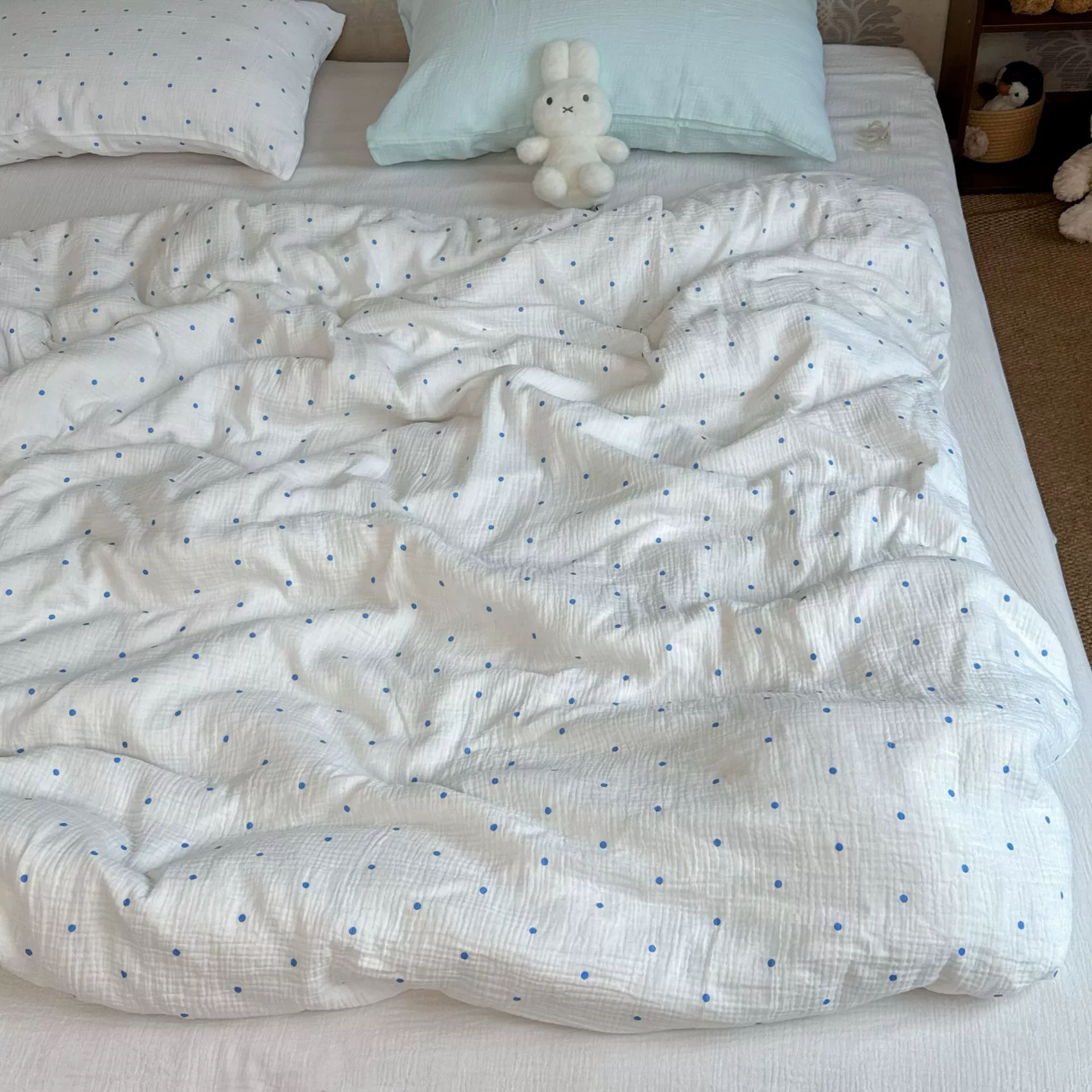 Категория A, морщинистая двухслойная пряжа для матери и ребенка, комплект из четырех предметов, пододеяльник из чистого хлопка в горошек, простые простыни чистого цвета, оптовая продажа