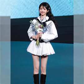 26春田曦薇明星同款甜美减龄学院风白色衬衫连衣短裙配披肩