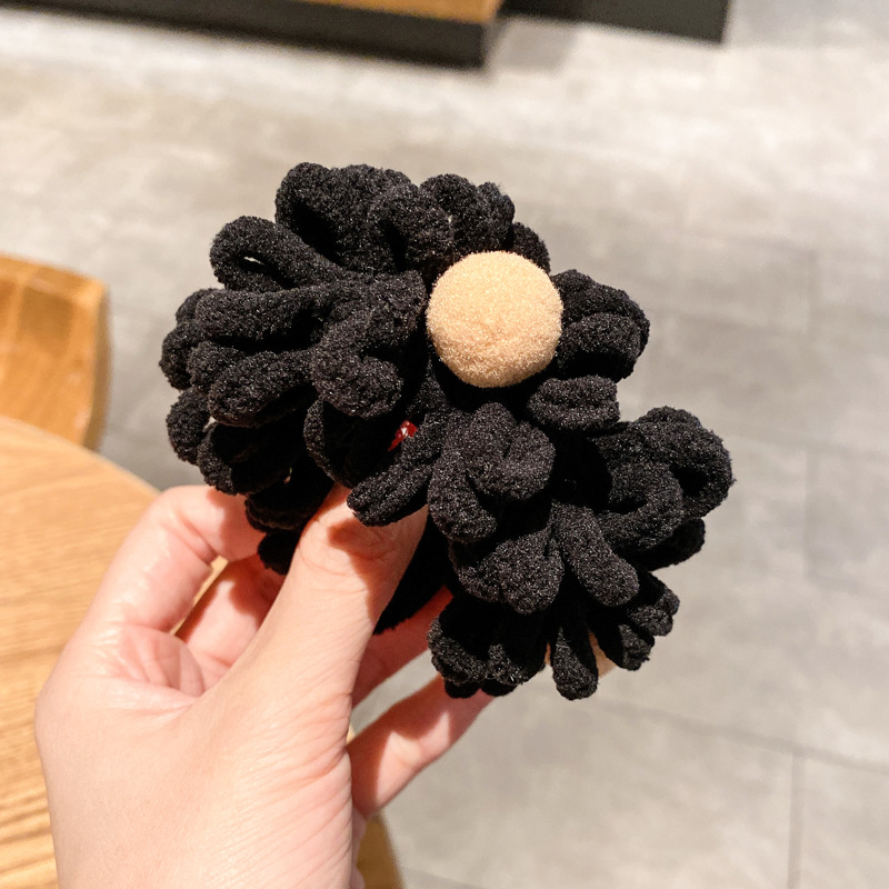 Bola de pelo negra