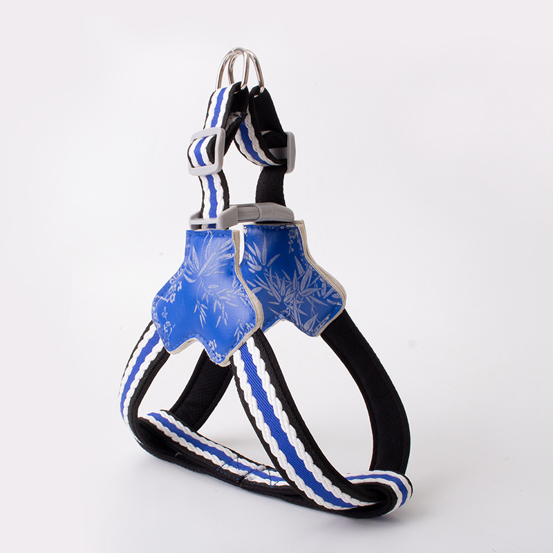 파란색 단일 가슴과 등