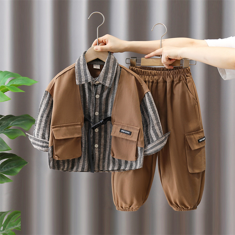 5853 traje de camisa a rayas para niños primavera y otoño 2024 nueva ropa para niños ropa de otoño para bebés ropa de trabajo tres piezas falsas