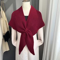 トウモロコシの針は厚い透かし彫りの経典の流行のストールの女性の2025春秋の新商品の純色の百合の背もたれの大きい三角の巾を厚くします。