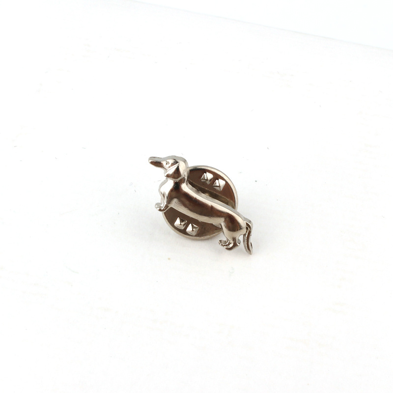New Retro Puppy Brooch Cute Dachshund Dog Animal Collar Pin Jewelry display picture 4