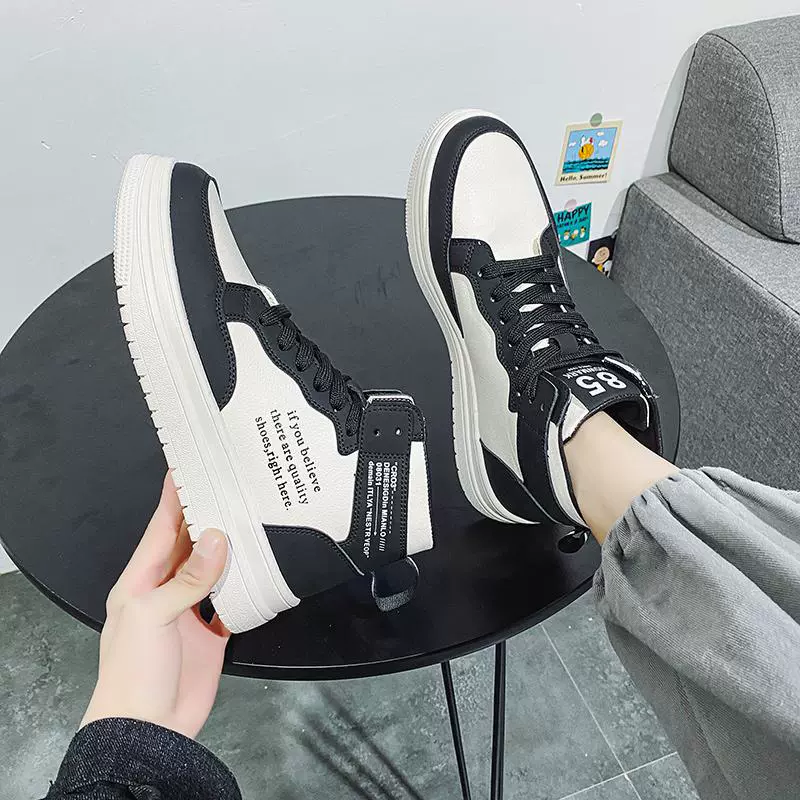 Чистая красная мужская обувь 2024 новая мода дикая нишевая дизайнерская повседневная плоская обувь студенческая спортивная обувь