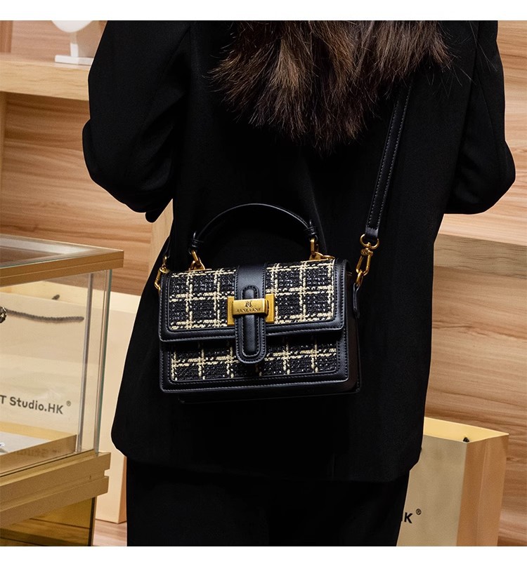 Túi xách tay da thật Hồng Kông dáng vuông nhỏ cổ điển, đeo chéo một vai đi làm phong cách Chanel — Màu đen chi tiết 2