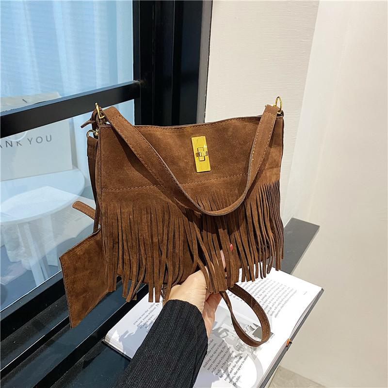 Versatile Frosted Bucket Bag For Women In 2023, Niche Design Tassel Bag, Casual High-capacity Portable Crossbody Bag_senzul.com