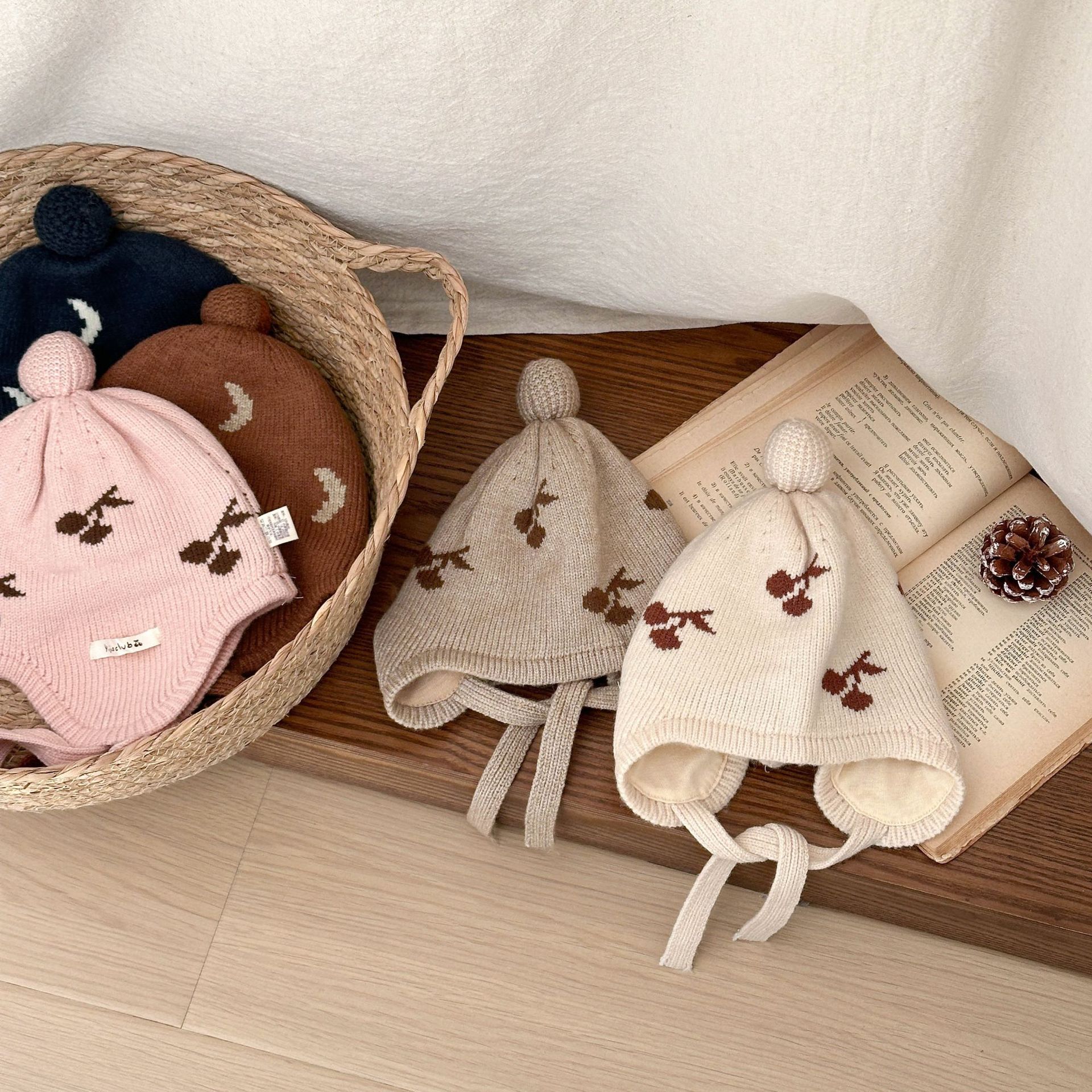 Sombreros para bebés y niños pequeños, ropa de invierno, estilo español, sombreros de lana extranjero para hombres y mujeres, bebés de luna, gorras de tejido con lazos