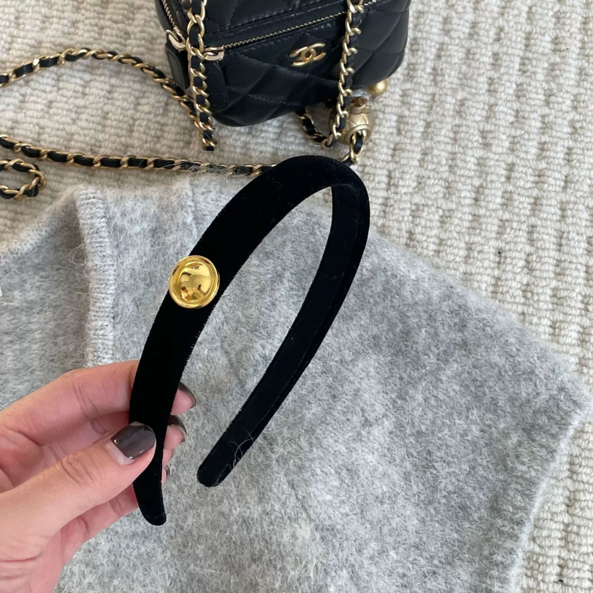 # 2 black 2cm gold label thin edge headbands