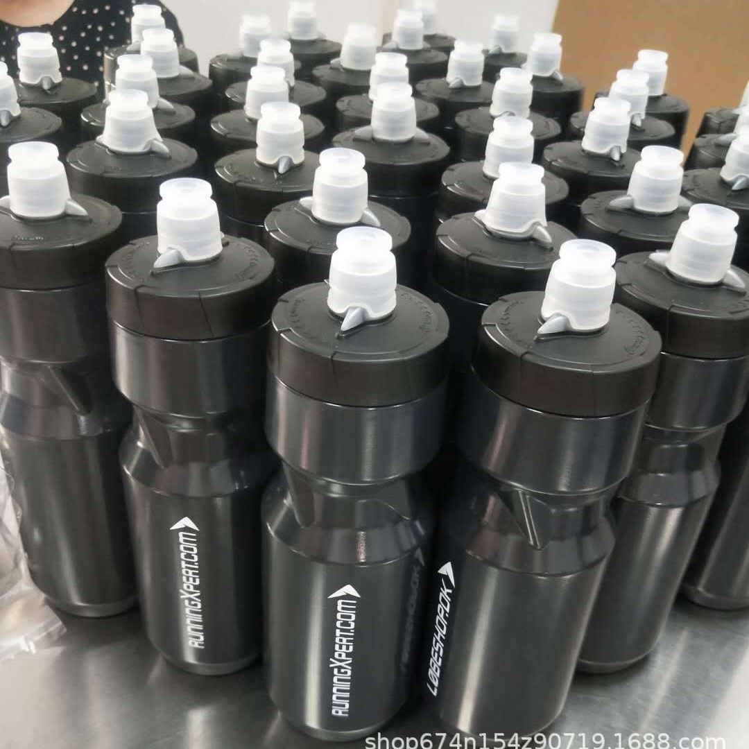 Accesorios para bicicletas fábrica 700ml deportes al aire libre olla protección del medio ambiente PP sin fenol A con cubierta de polvo de silicona a prueba de fugas anillo