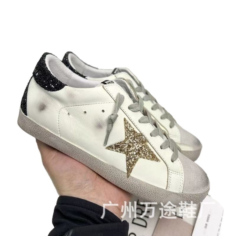 韓国スターの古い汚れた靴女性用 2025 クラシックレトロシルバーテールインナー高さカップルの汚れた白い靴トレンディ|undefined