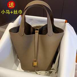 2025新款韩国妈妈包菜篮子包牛皮手提水桶包女包新娘婚包子母包潮